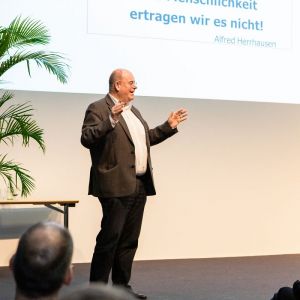 SMIC-Nuernberger-Unternehmer-Kongress-2019-1432-Buehne-Walter-Kohl.jpg