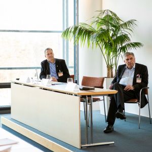 SMIC-Nuernberger-Unternehmer-Kongress-2019-0928-GSK4-Saal-Oslo-Buehne.jpg